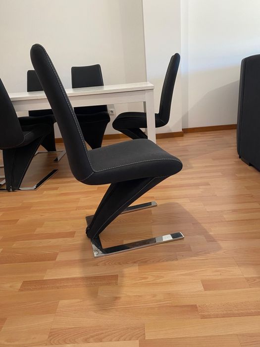 Mesa de sala com 6 cadeiras