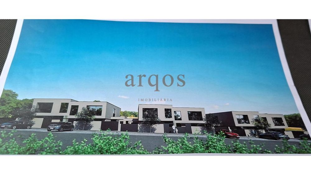 Moradia Geminada T3 em Paços de Brandão