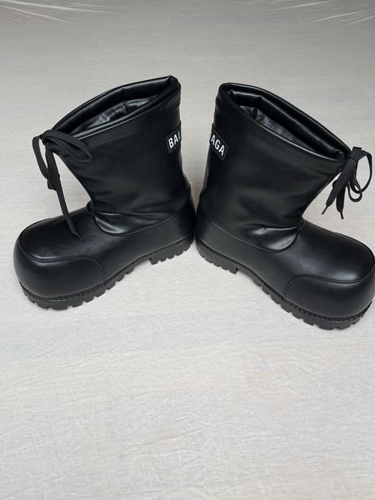 Balenciaga Alaska Leather Boots