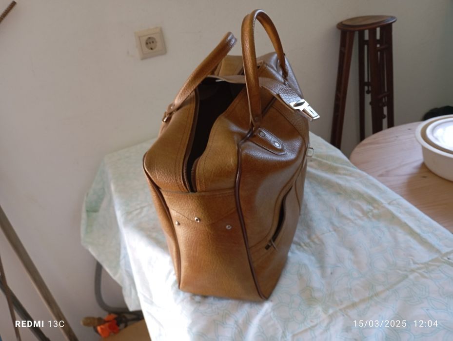 Mala em pele da década de 60