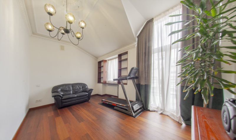 Квартира вул. Гончара,47б Золоті Ворота Інвертор на 16квт