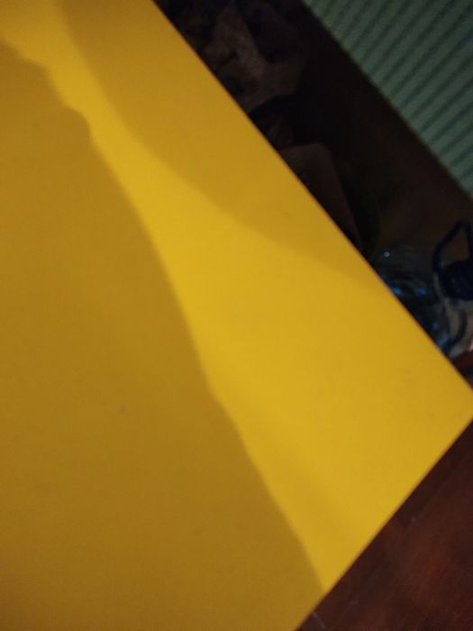 Żółty stolik dla malucha Ikea Lack
