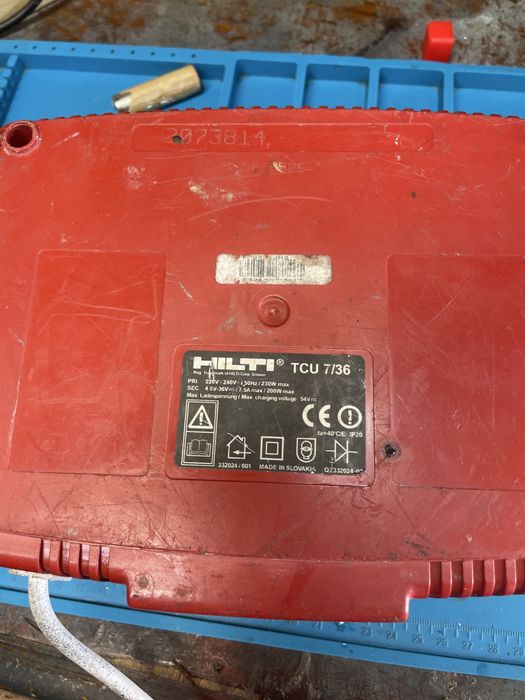 Vendo carregadores para varias maquinas
