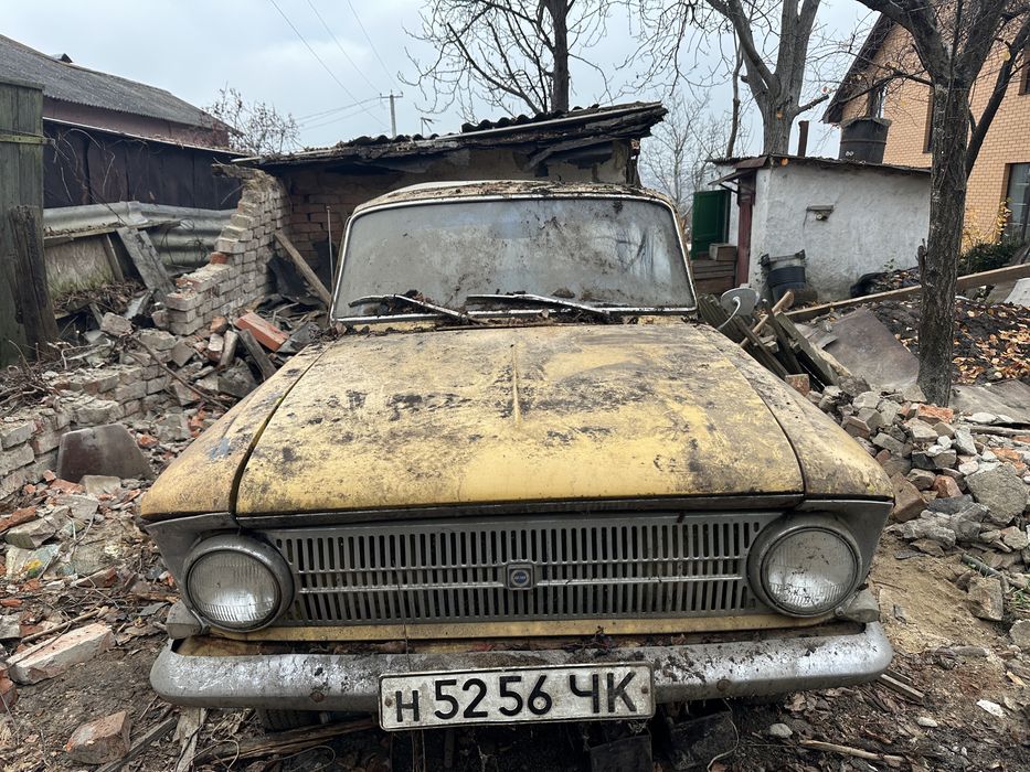 Москвич по запчастинах