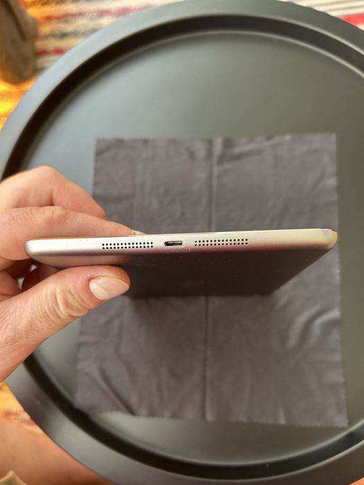 Продам iPad 2 mini