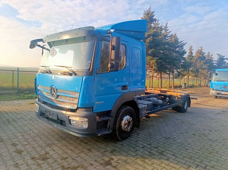 Mercedes Atego 1524 rama, dobry na laweta wywrot dmc 15600 kg spr z DE