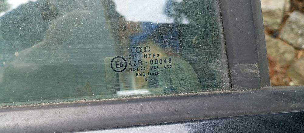 Drzwi prawy tył Audi A4B5 przedlift