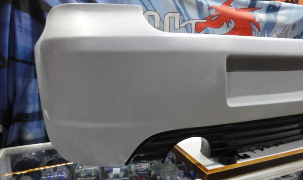 Para-choques traseiro em fibra VW Golf 4, IV R-line LOOK C/1 saída simples, dupla, 2 saídas ou sem saídas de escape