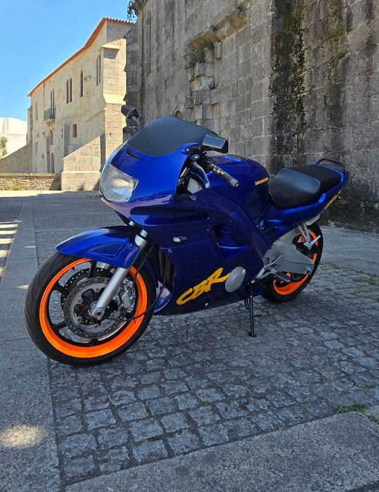 Vendo ou troco Honda cbr 600f