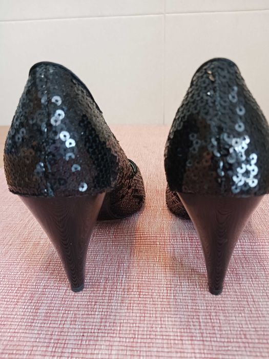 Oportunidade scarpin Zara Trafaluc preto em lantejoulas NOVO! Lindo!