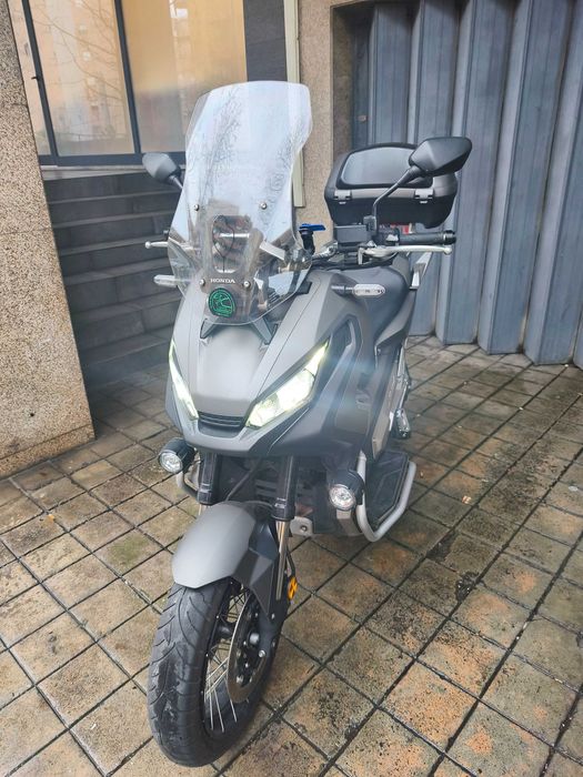 Troco Honda ADV 750