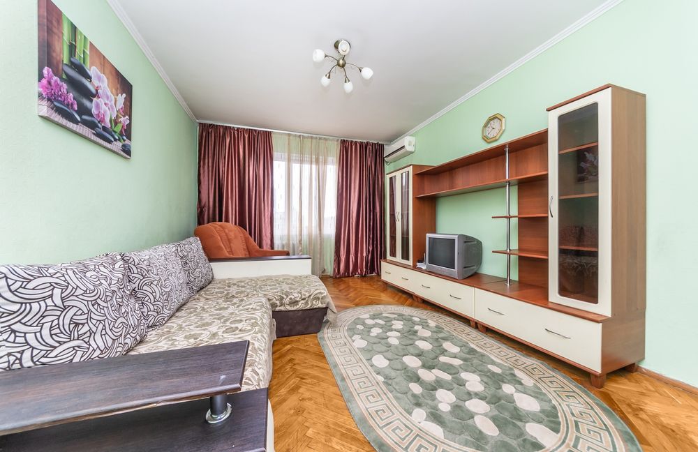 Посуточно 3к. метро Левобережная 7 минут ходьбы, МВЦ 2 мин