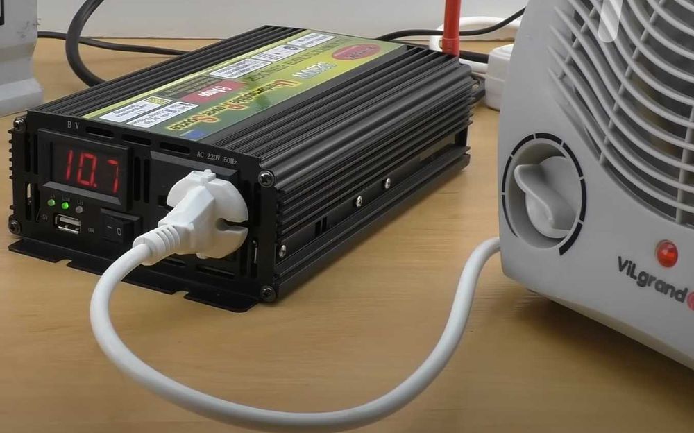 Распродажа! Инвертор с встроенной зарядкой. Преобразователь 12-220 ИБП ...