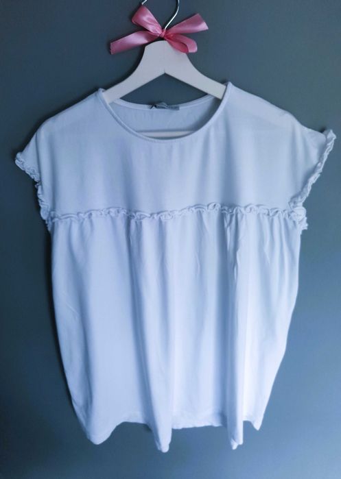 Biała bawełniana sukienka tunika z falbankami