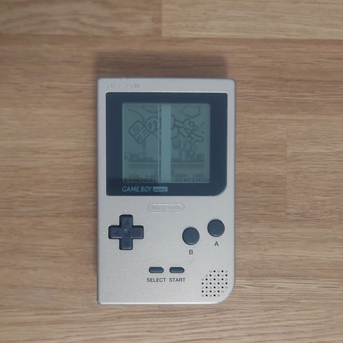Nintendo Gameboy pocket dourado