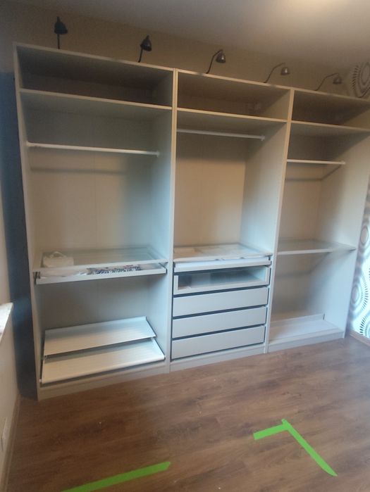 Układanie montaż paneli podłogowych, składanie mebli