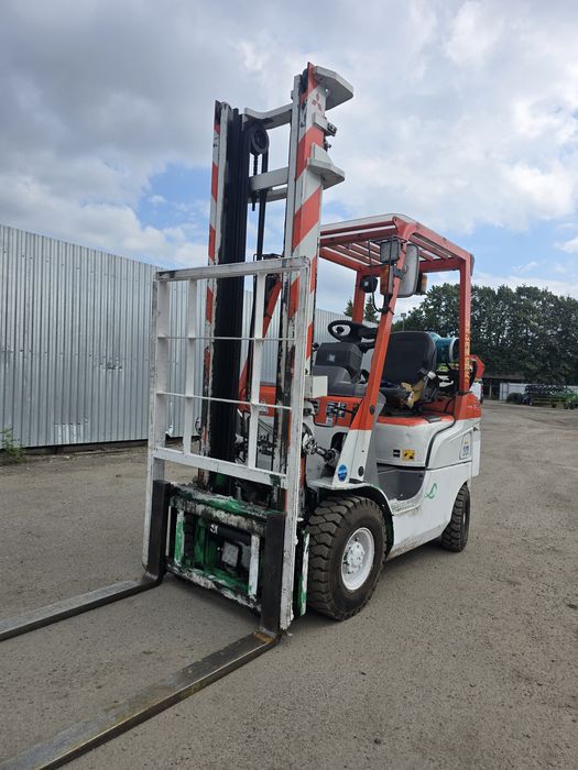 Погрузчик вилочный MITSUBISHI 2012 год  1.8 тонны грузоподъемность