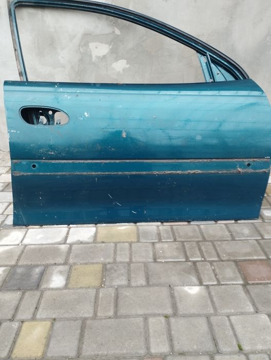 Двері праві Опель омега В