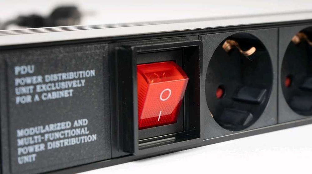 Extensão Elétrica De 1 U Para Móveis Rack 19" Fonestar FRP-8