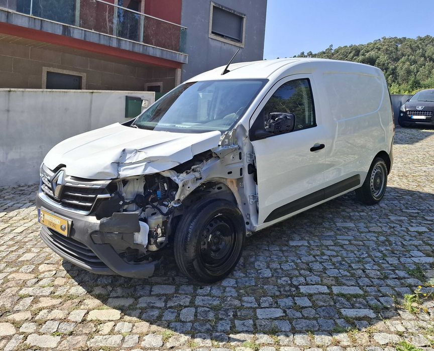 RENAULT EXPRESS 1.5 BLUE DCI ADVANCE NACIONAL DE 2022 (COM IVA DEDUTIVEL INCLUIDO)
