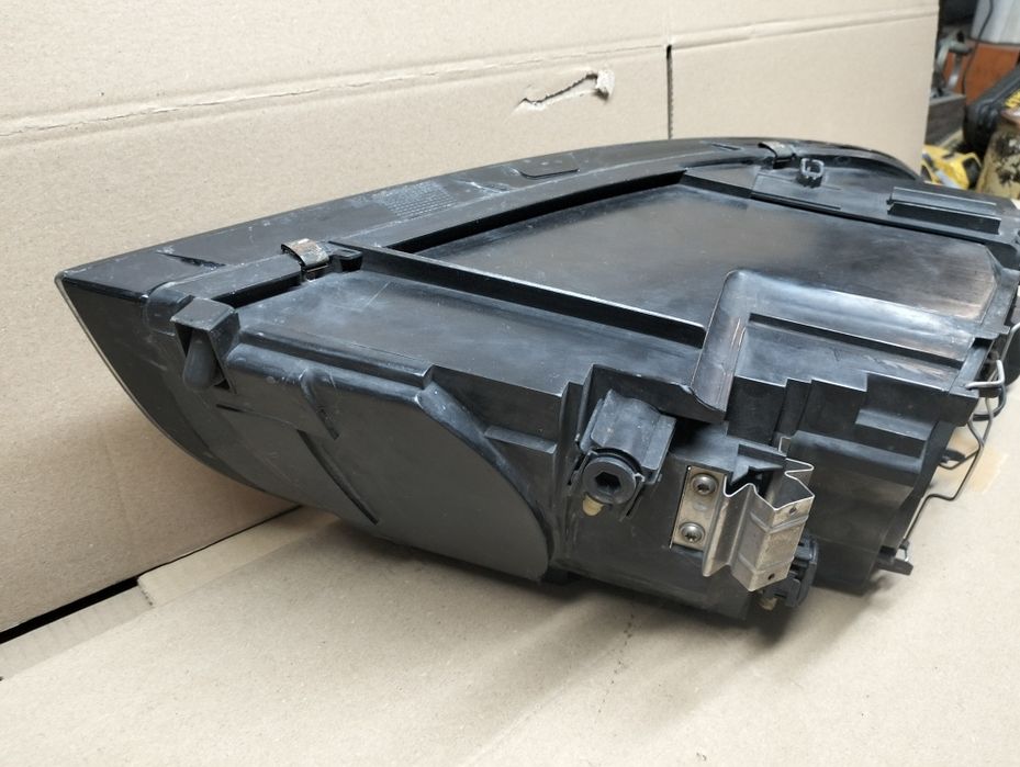 Volvo V50 s40 lampa przód  lewa jasna  zwykła