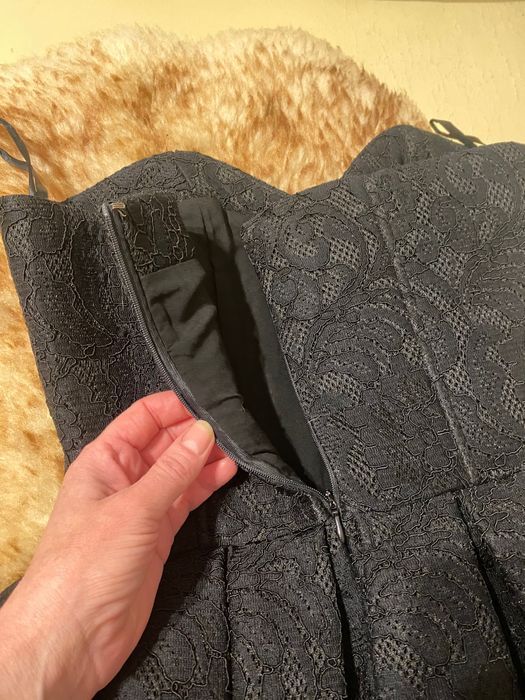 Вечірня сукня для лівчини