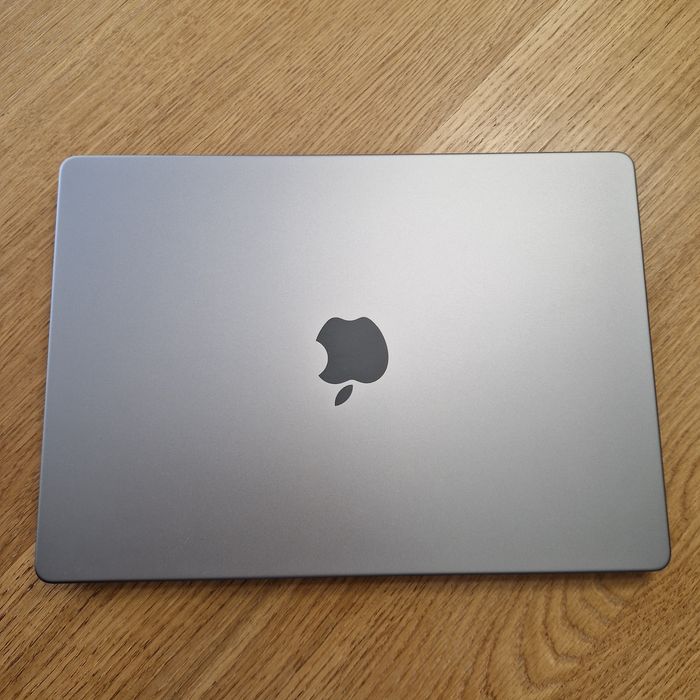 MacBook Pro M1 Pro, 14 cali , 32GB RAM. Stan idealny!
