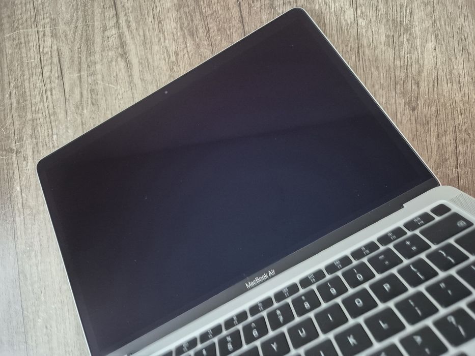 MacBook Air M1/8GB/256GB