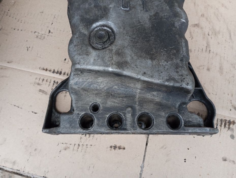 Піддон поддон Масляний 1.9 Dci Volvo v40