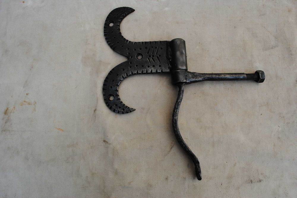 Zawiasy kute ręcznie do okiennic drzwi wędzarni piwnic furtek  mebli