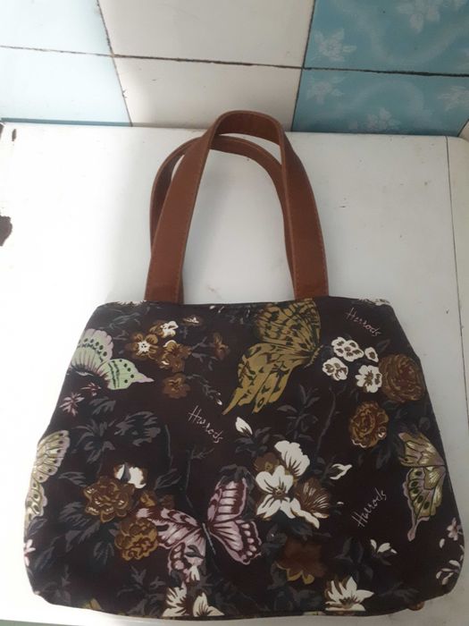 Сумочка не велика