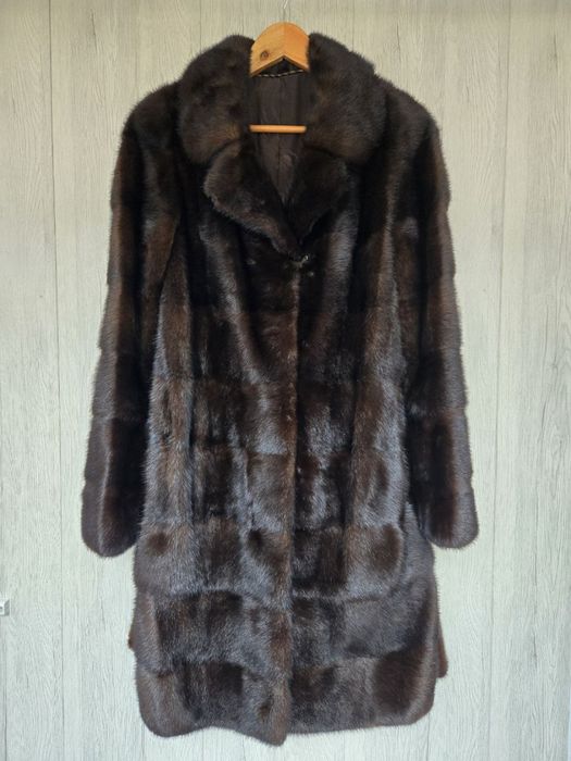 Красивая норковая шуба