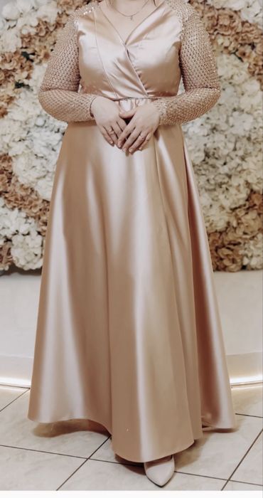 Продається гарна вечірня сукня