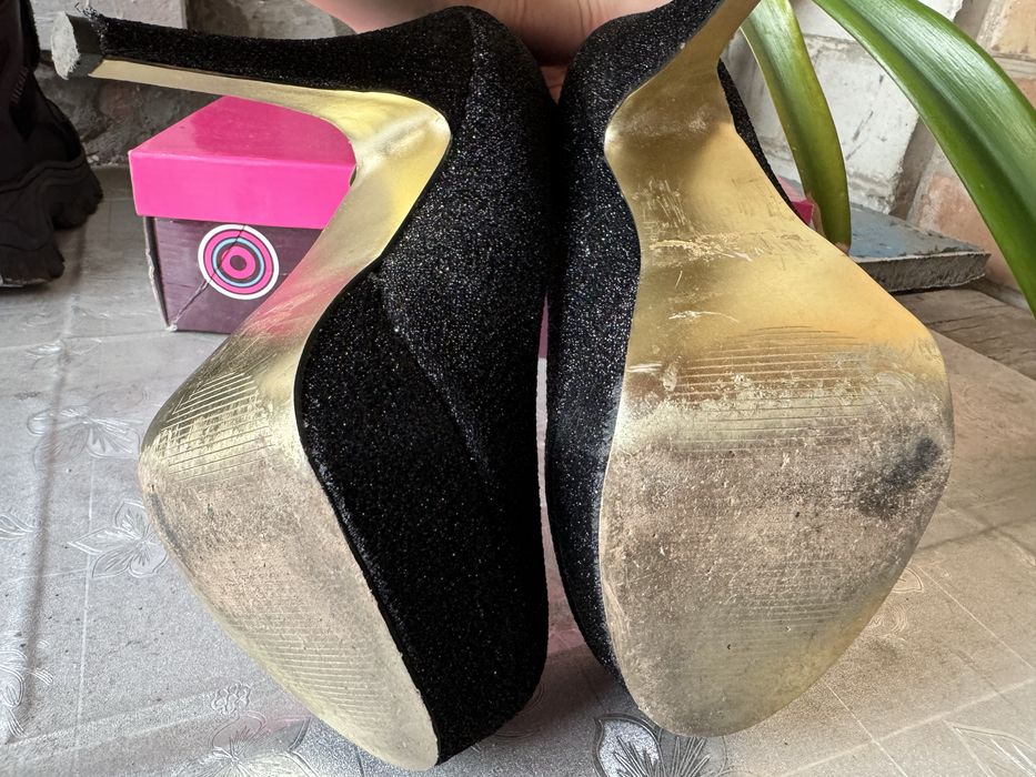 Чорні туфлі