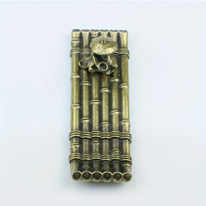 Metalowy świecznik do aromaterapii