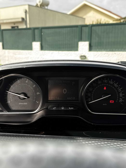 Peugeot 2008 1.2 Gasolina Automático, 2018, 119.000 km – Esmoriz