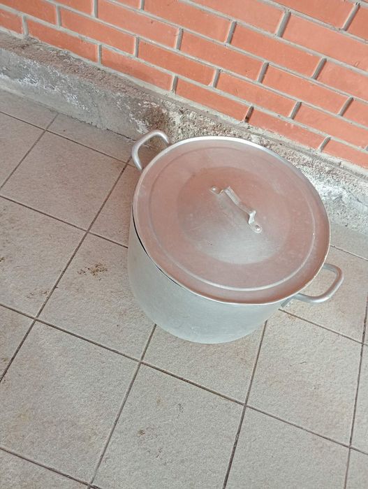 Алюмінієві каструлі  в наявності дві штуки