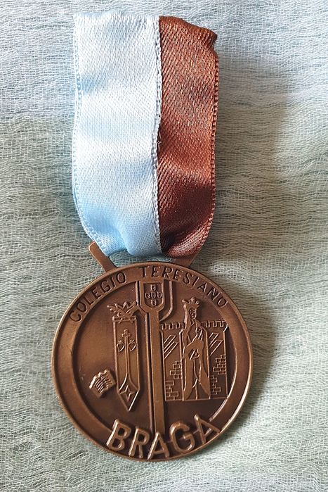 Medalha comemorativa do Colégio Teresiano - Braga