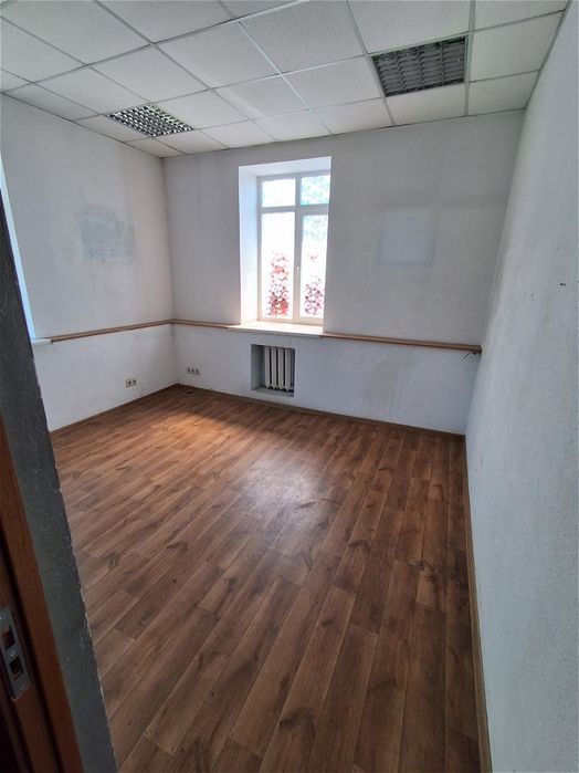 Оренда офісу, приміщення, магазина, складу  66,9 м², вул. Ярослава Мудрого, 2