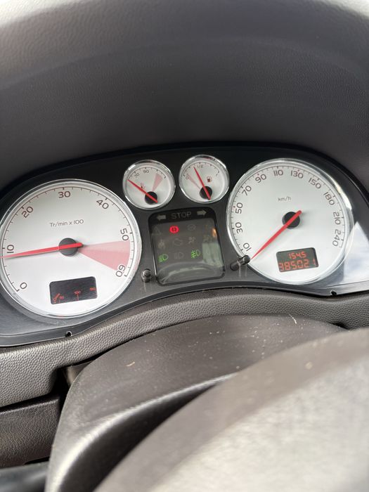 Peugeot 307 SW TDI 2005 . Carrinha a gasoleo , bancos em pele , teto panoramico , ar condicionado digital