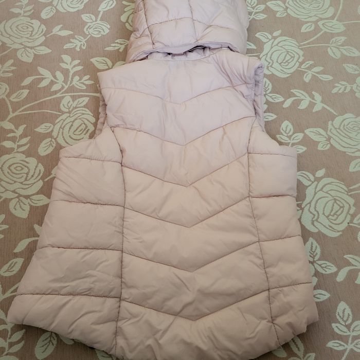 Жилет з капюшоном дівчинці H&M 134-140
