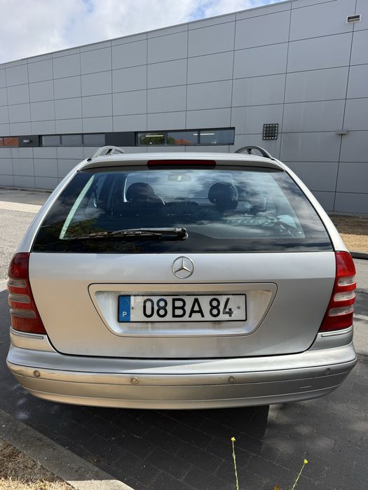 Mercedes-Benz C 200 — fotografia 6