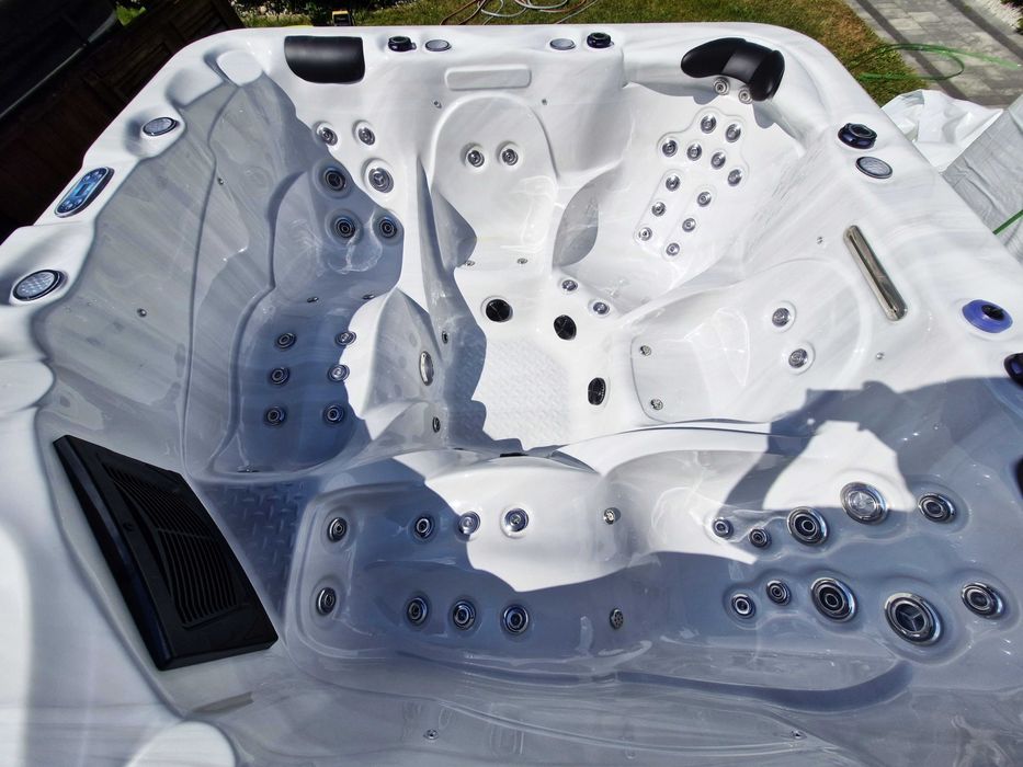 Jacuzzi ogrodowe całoroczne SPA wanna z hydromasażem BALBOA Wrocław