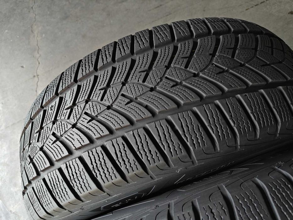 R17 225/60 103V XL шини зимові вживані на Кіа Спортейдж імпортні GoodYear Ultraprip Performance рік24 виробництво Германія