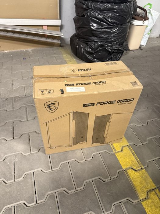Obudowa MSI MAG FORGE M100R – stan bardzo dobry, komplet z pudełkiem