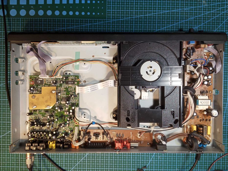 Odtwarzacz DVD/CD Medion MD 7457 Dolby Digital 5.1, wyjścia audio 5.1