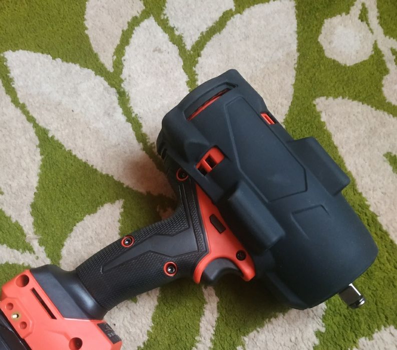 Гайковерт від  Milwaukee 220Нм  2967