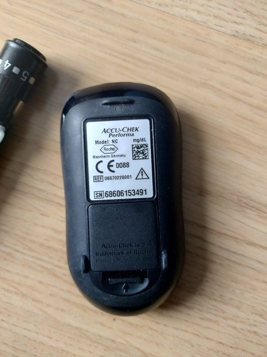 Glukometr Accu-Chek Performa.