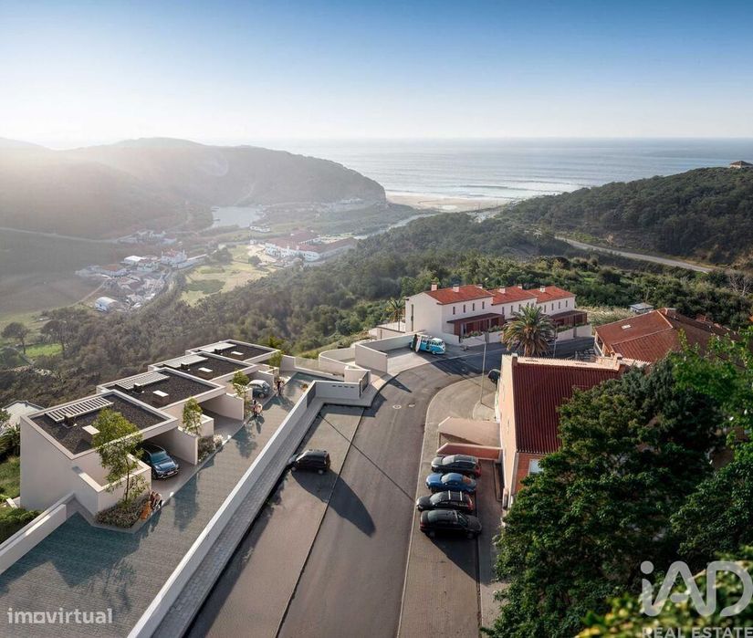 Casa / Villa T3 em Carvoeira de 171,00 m2