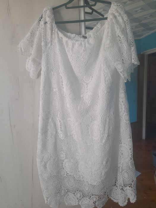 Sukienka biała hiszpanka.